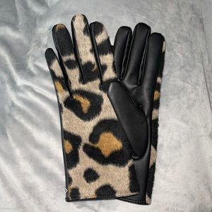 Mud Pie Leopard print gloves